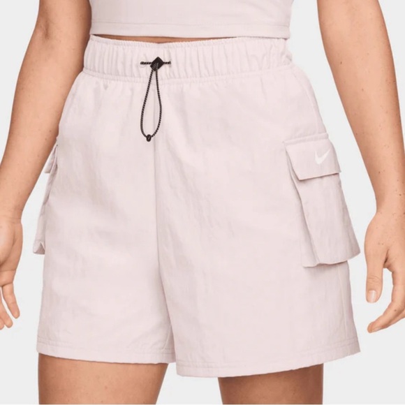 Nike Shorts NWT - Picture 1 of 8